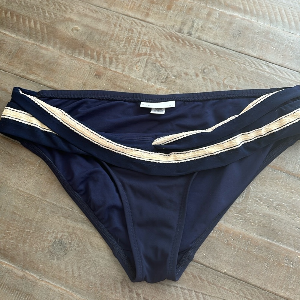 Bathing suit bottom size large Robin Piccone Abi twist